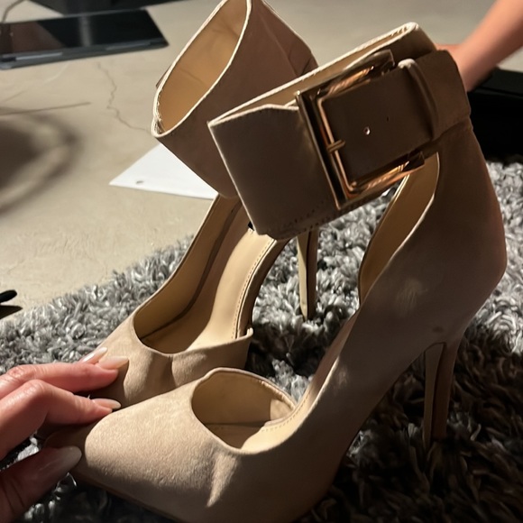 High heels - Picture 2 of 4